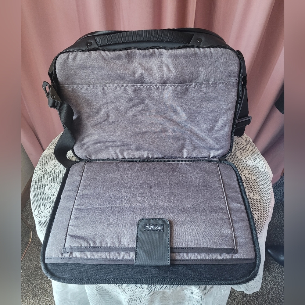 Nomatic Black Messenger Bag for Men - Picture 9 of 10